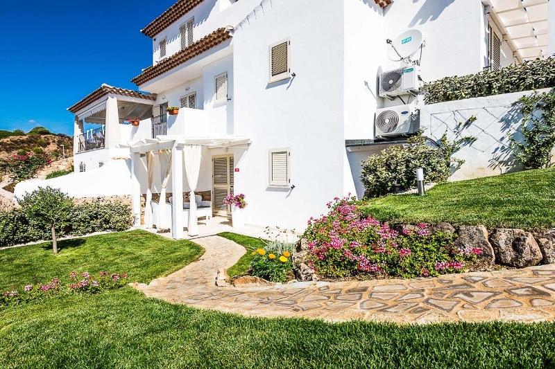 HYPNOTIC GUESTHOUSE a Budoni - Camere vista mare