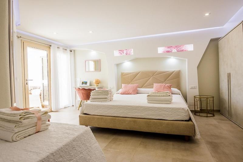 HYPNOTIC GUESTHOUSE a Budoni - Camere vista mare