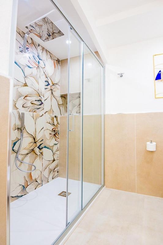 HYPNOTIC GUESTHOUSE a Budoni - Camere vista mare