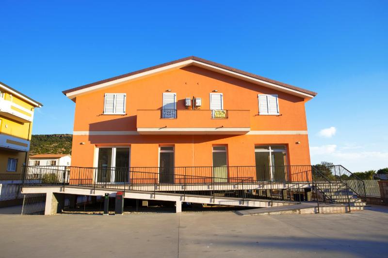 Le Orchidee a Bosa - Appartamenti con spiaggia privata