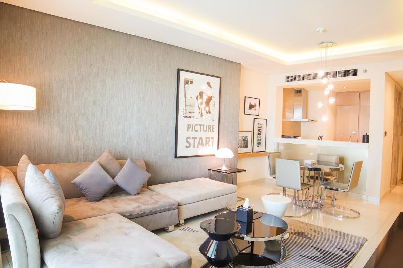 SHH - Elegant 2BR Apartment in Damac Paramount, Business Bay — отель с удобным расположением в Дубае
