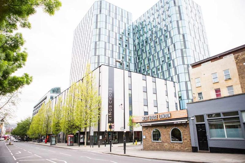 Studios, Apartments and Private Bedrooms with Shared Kitchen at Chapter Kings Cross in London — комфортный отель в Лондоне