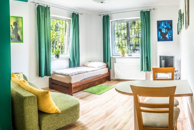 Apartament z parkingiem — отель с удобным расположением в Варшаве