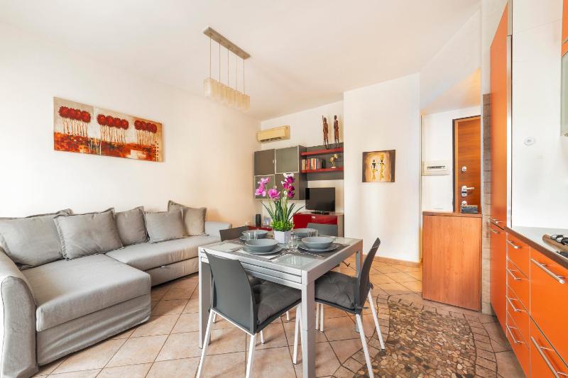 Martesana Flat with Balcony - M1 Gorla and Turro — отель с удобствами в Милане
