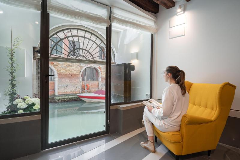 Venetian Canal View — отель с удобствами в Венеции