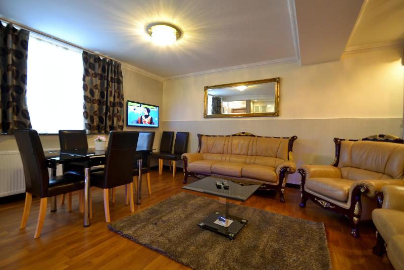 Hyde Park Suites — отзывы гостей и цены
