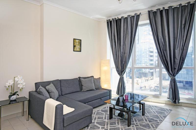 Cozy 1BR at Torch Tower Dubai Marina by Deluxe Holiday Homes — комфортный отель в Дубае
