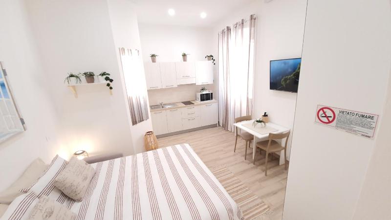 SUITE BLANC a Guspini - Eleganti monolocali centrali