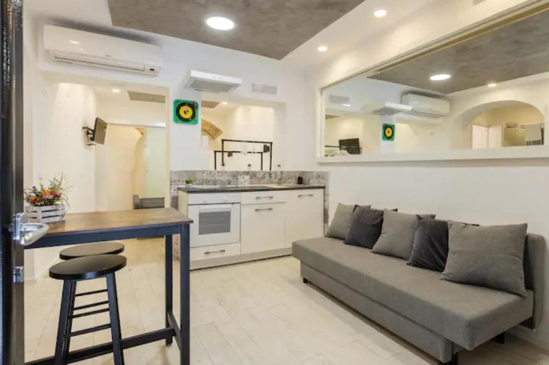 HISTORICAL WORKSHOP APARTMENT - Fico — забронировать отель в Риме