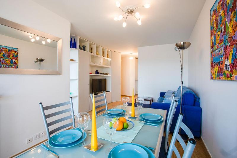 Passy Azur AP4242 by Riviera Holiday Homes — комфортный отель в Николь