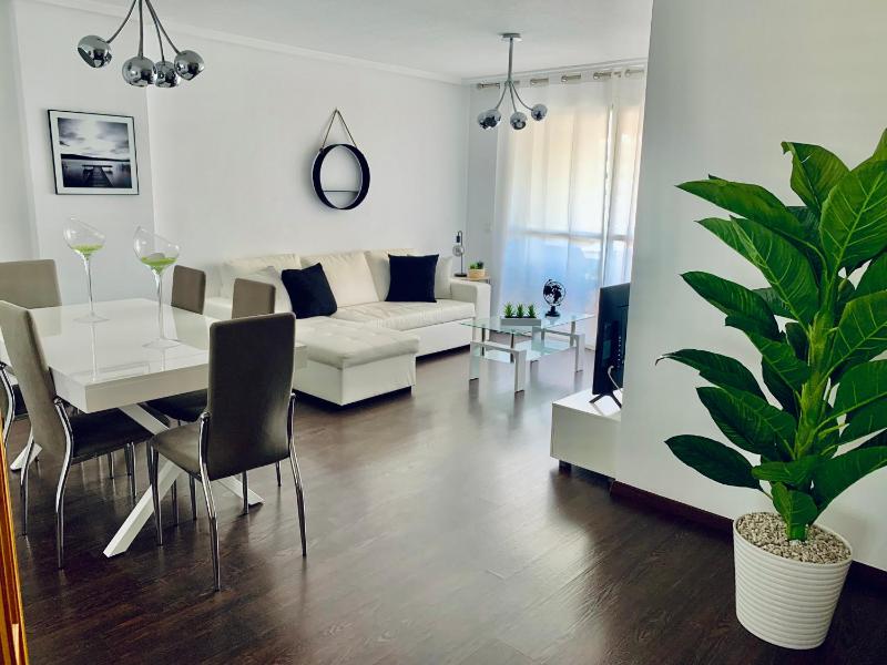 Modern Apartment in San Juan Beach — отель с удобствами в Аликанте
