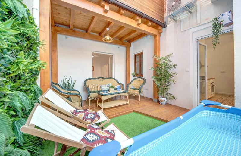 Apartment with pool by the beach — забронировать отель в Валенсии