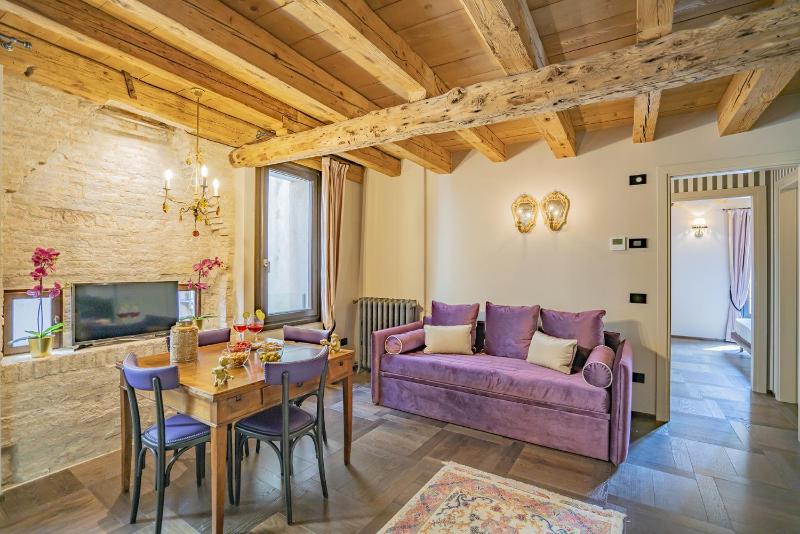 Corte Rubbi 8 Luxury Two-bedroom Apartment -Dimora Italia - — забронировать отель в Венеции