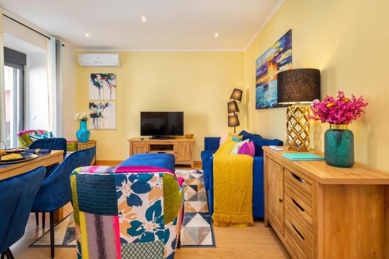 WHome Premium Family Apartment w/ Lift, AC & Barbecue — отель с удобствами в Лиссабоне