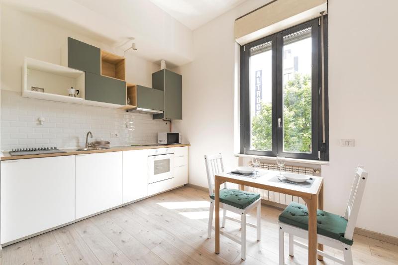 Цены на Maciachini Renovated Studio! в Милане