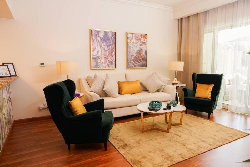 Luxurious 1 Bedroom Apartment in the most sought area of Dubai — отель с удобным расположением в Дубае