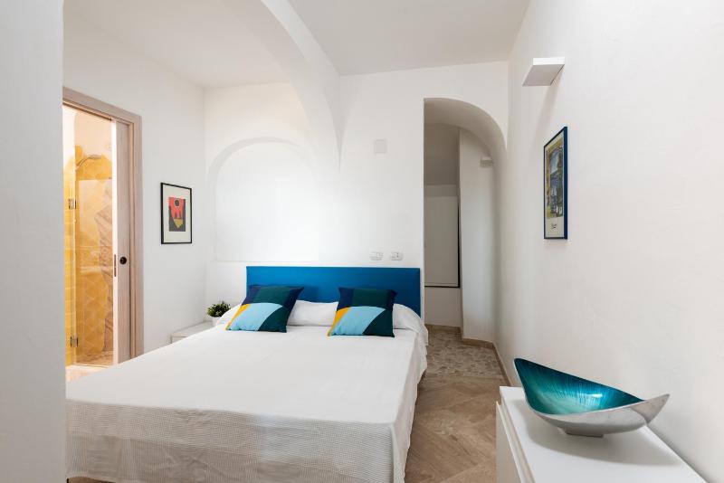 Sherden Suites a Golfo Aranci - Lussuoso appartamento vista mare