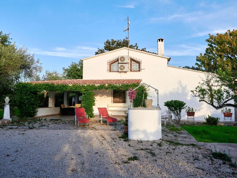 Villa Cortese a Sorso - Affascinante casa con giardino