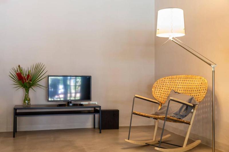 Domus 81 a Sassari - Lussuosa villa con piscina privata
