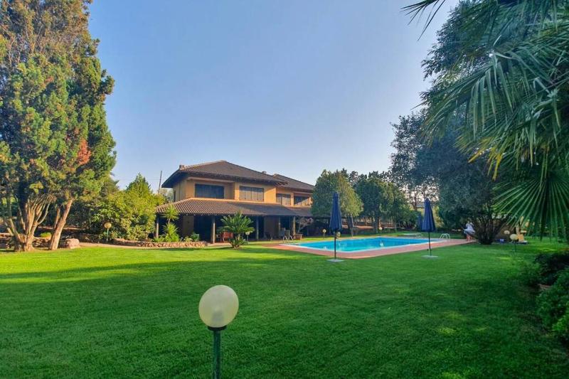 Domus 81 a Sassari - Lussuosa villa con piscina privata
