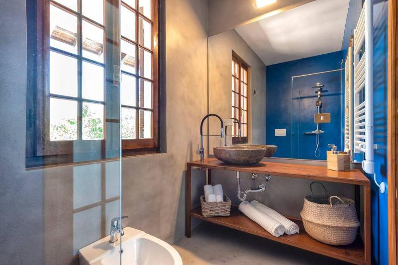 Domus 81 a Sassari - Lussuosa villa con piscina privata