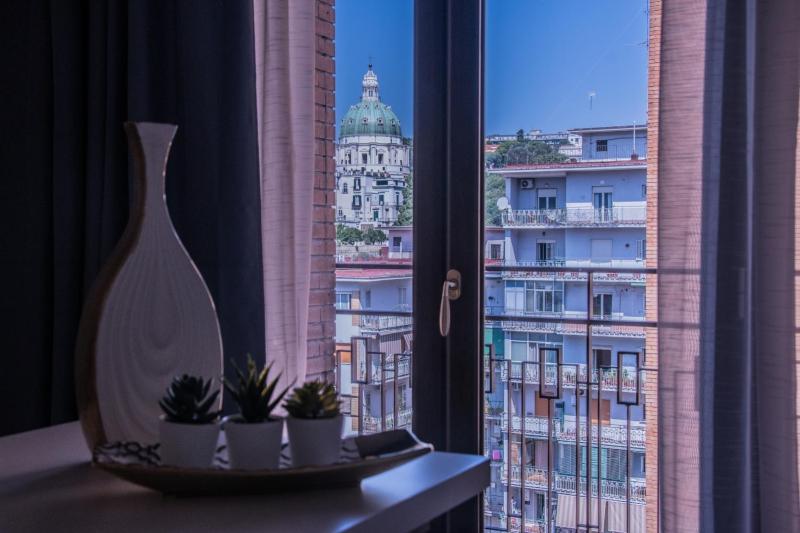 Walk Rooms — забронировать отель в Неаполе