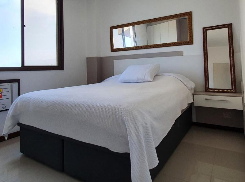 Acolhedor flat a beira-mar na Barra da Tijuca — отель с удобствами в Рио