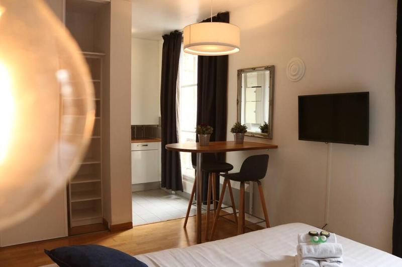 405 - Sejour romantique dans un studio de Paris 5 — забронировать отель в Париже