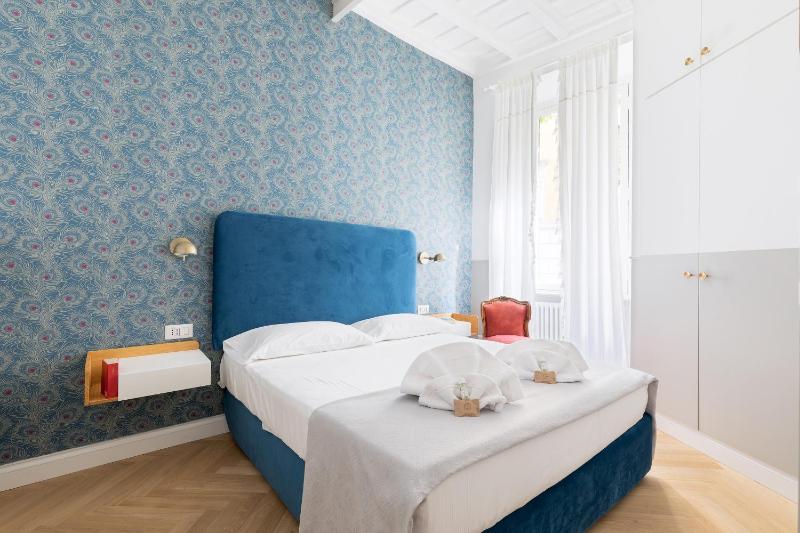 Rome As You Feel - Iconic Monti Design Apartment — отель с удобным расположением в Риме