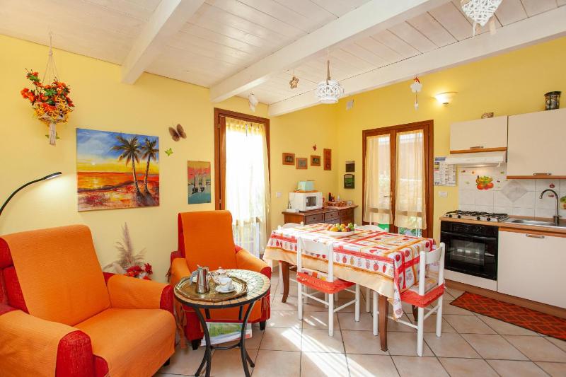 Sunrise a Budoni - Appartamento con Piscina e Mare