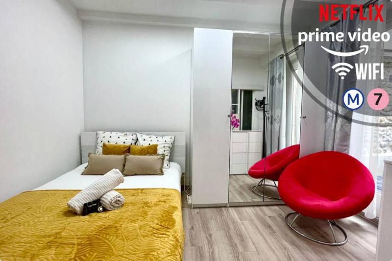 Exceptionnelle maison de ville ✧Cour privee ✧Metro — отель в Париже, Франция