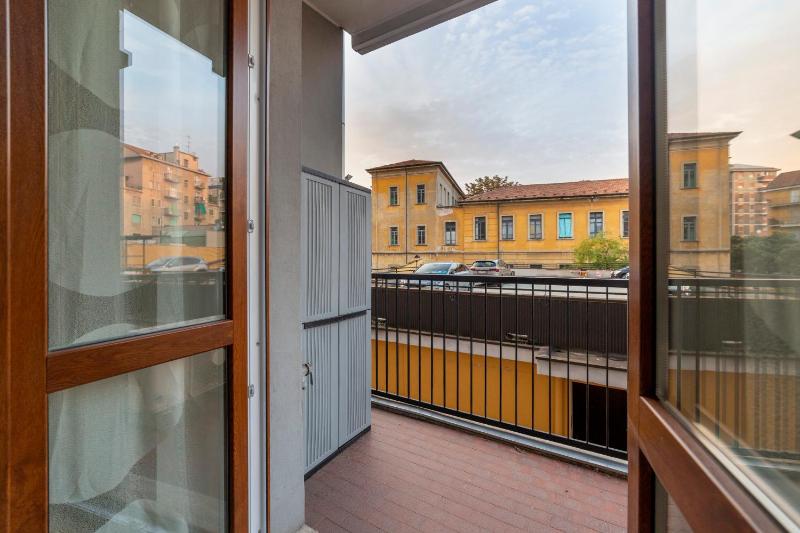 Milano Cosy APT with Balcony! — отель с удобствами в Милане