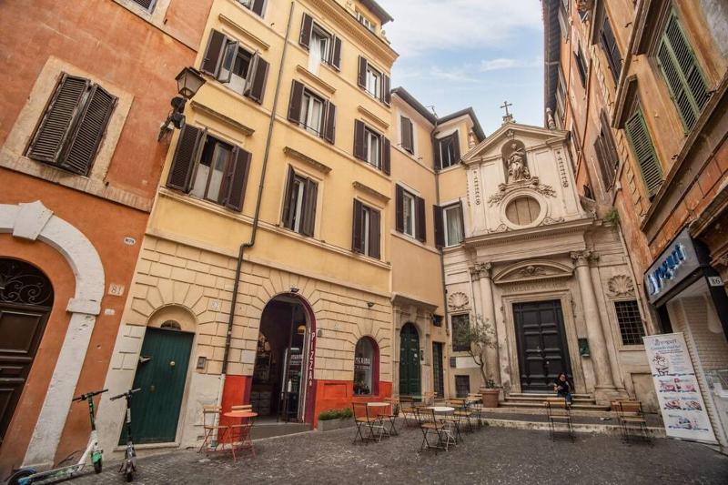 Largo dei Librari unique apartment — отель с удобствами в Риме