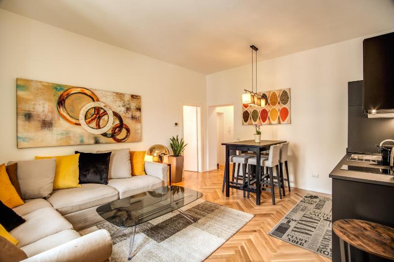 Giulio Cesare charming suite great location — отель с удобствами в Риме