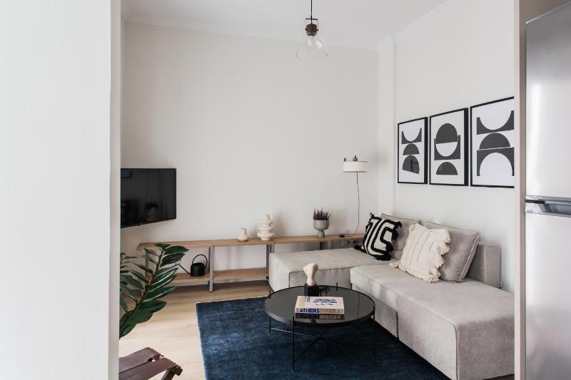 Pristine 1BR Apartment in Ampelokipoi Area by UPSTREET — комфортный отель в Афины