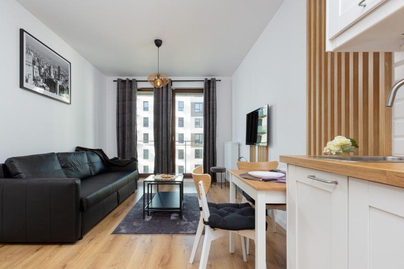 Цены на Forum Wola Jana Kazimierza Apartment by Renters в Варшаве
