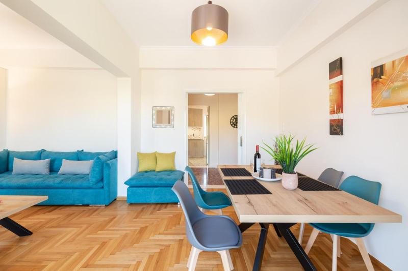 Цены на Katsanis luxury apt., stunning view of acropolis в Афины