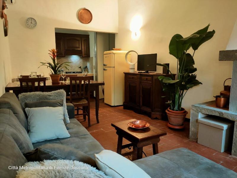 Overlooking's Duomo apartment in Mercato Centrale — отель с удобствами в Флоренции