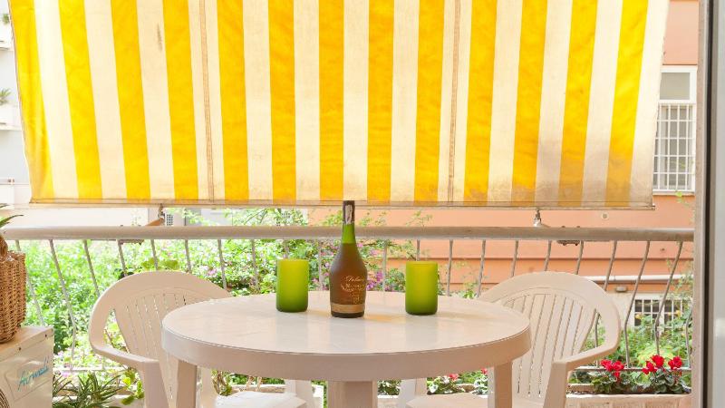 Pateras Flower-Rental in Rome — отель в Риме, Италия