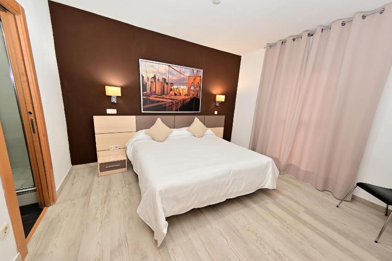 Hostal Falfes — комфортный отель в Мадриде