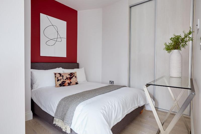 Цены на 6VH Virginia House, 31 Bloomsbury Way By City Living London в Лондоне