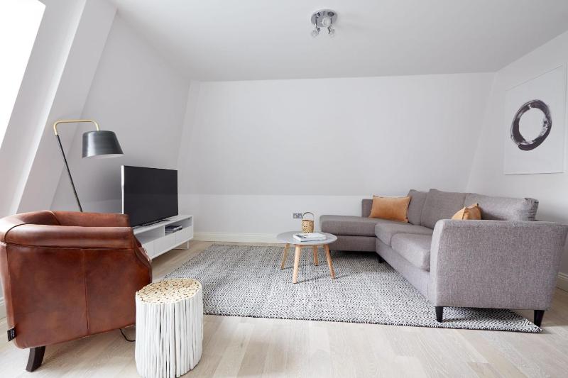 Цены на 7VH Virginia House, 31 Bloomsbury Way By City Living London в Лондоне