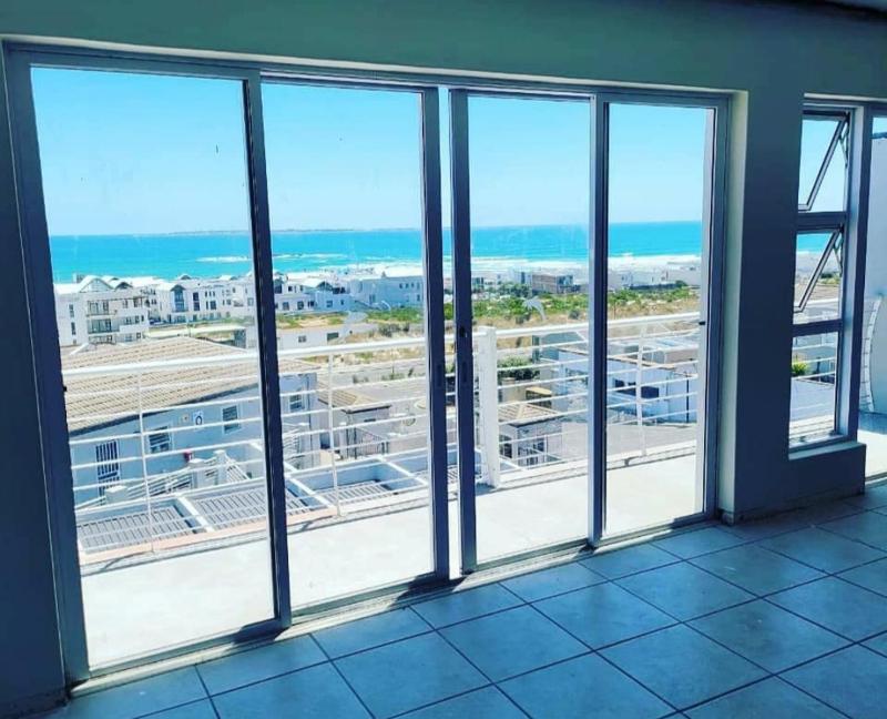 2 Dolphin Ridge , Bloubergstrand — отель с удобствами в Кейптауне