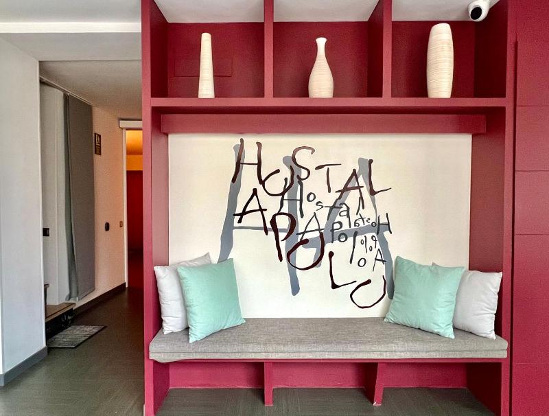 Hostal Apolo — забронировать отель в Барселоне