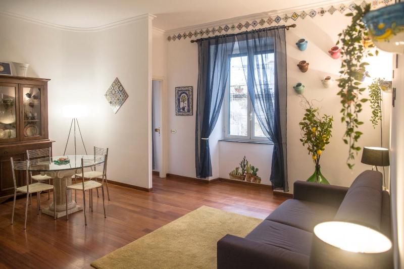 Residenza Napoli Toledo — комфортный отель в Неаполе