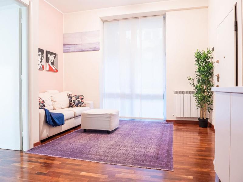 The Best Rent - Lovely one-bedroom apartment in Isola district — отель с удобствами в Милане