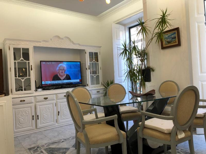 Romantic Apartment El Corte Ingles 2 — отель с удобствами в Лиссабоне