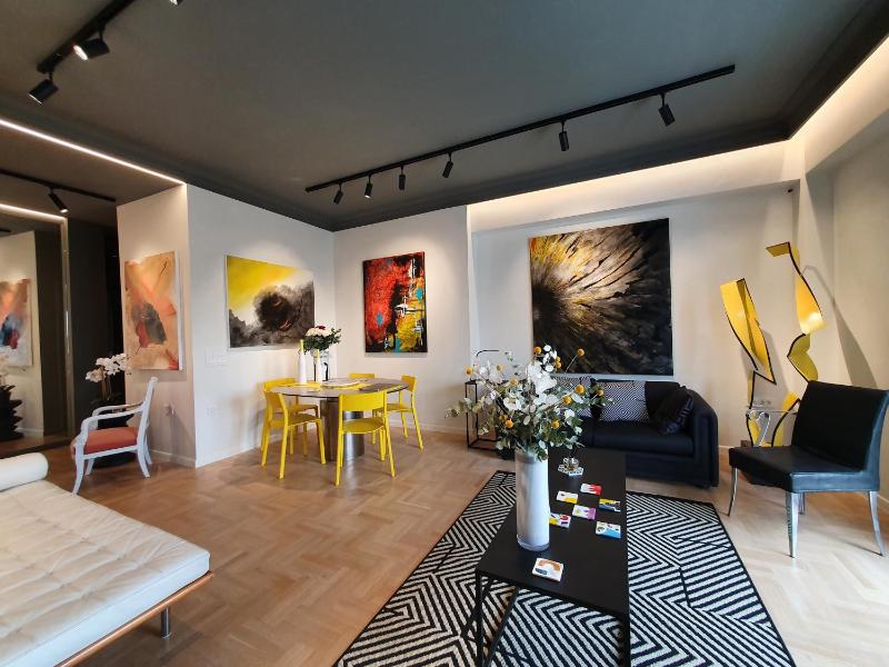 Art Gallery Apartment — отель с удобствами в Афины