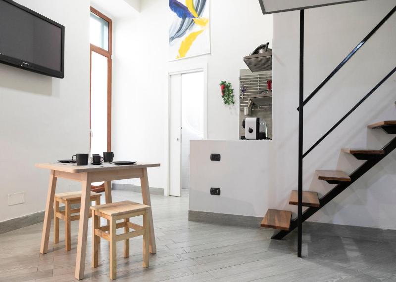 FiAn Apartment — комфортный отель в Неаполе