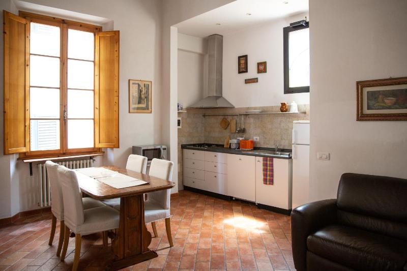 Lovely one bedroom apartment nearby Ponte Vecchio — отель с удобствами в Флоренции